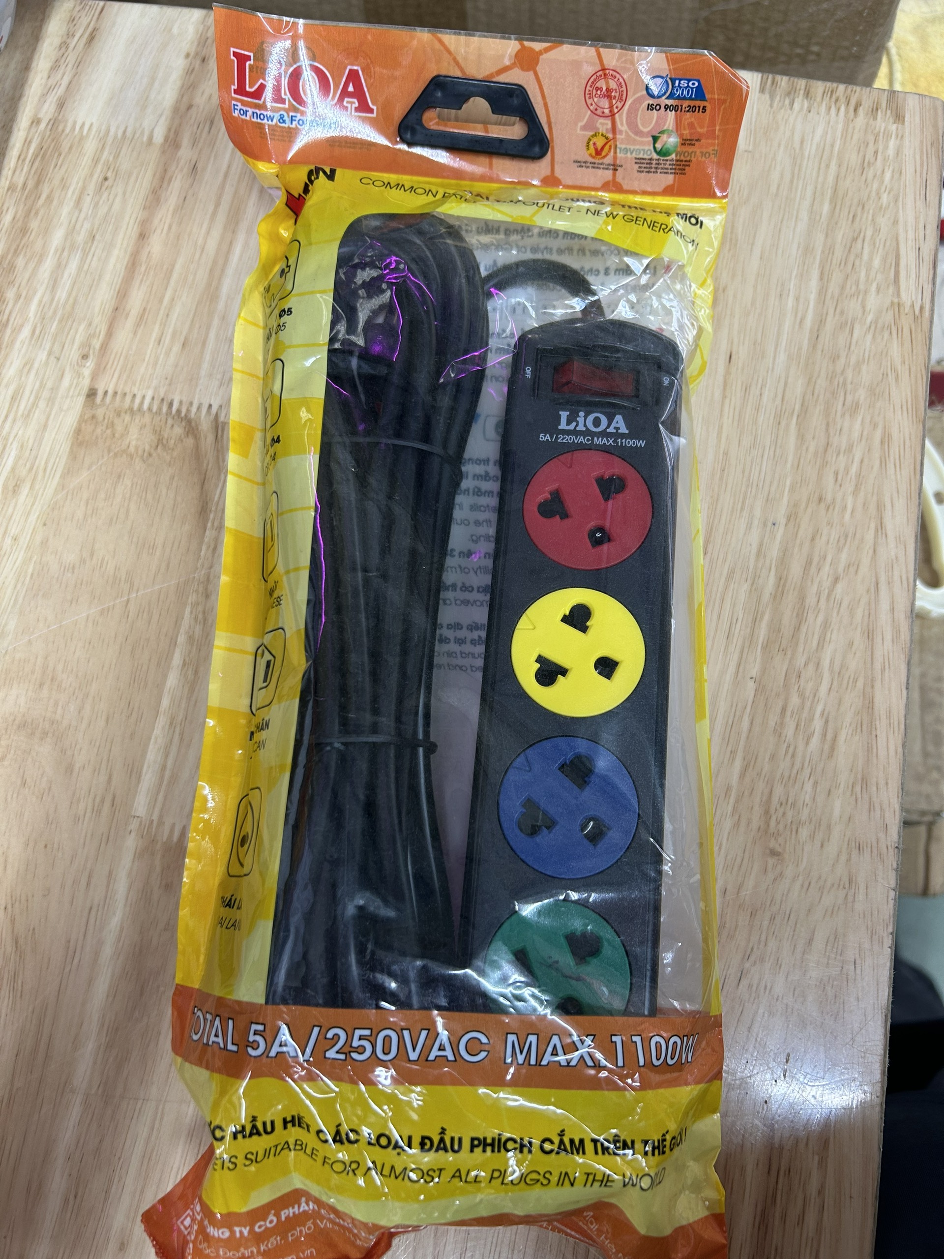 Ổ cắm 4 lỗ 5m LiOA ( 4TS5 )